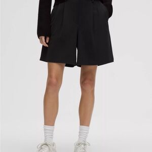 Lululemon Athletica Black Women's Pleated Shorts